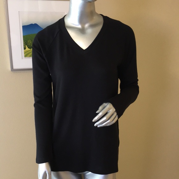 BANANA REPUBLIC | Long Sleeve Knit V-Neck Top - Picture 1 of 12